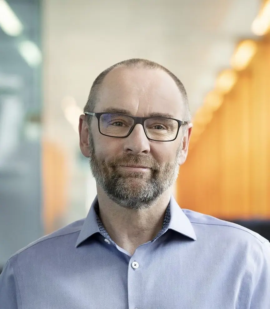 首席科学官 Tony 大头照