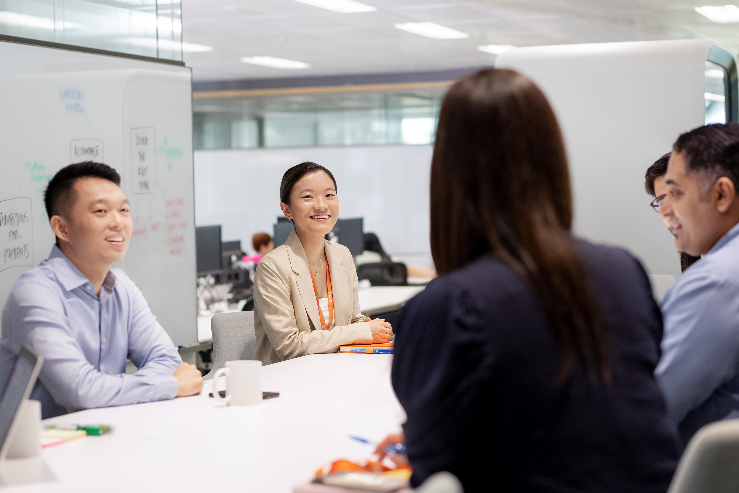 公司政策 图片 开会